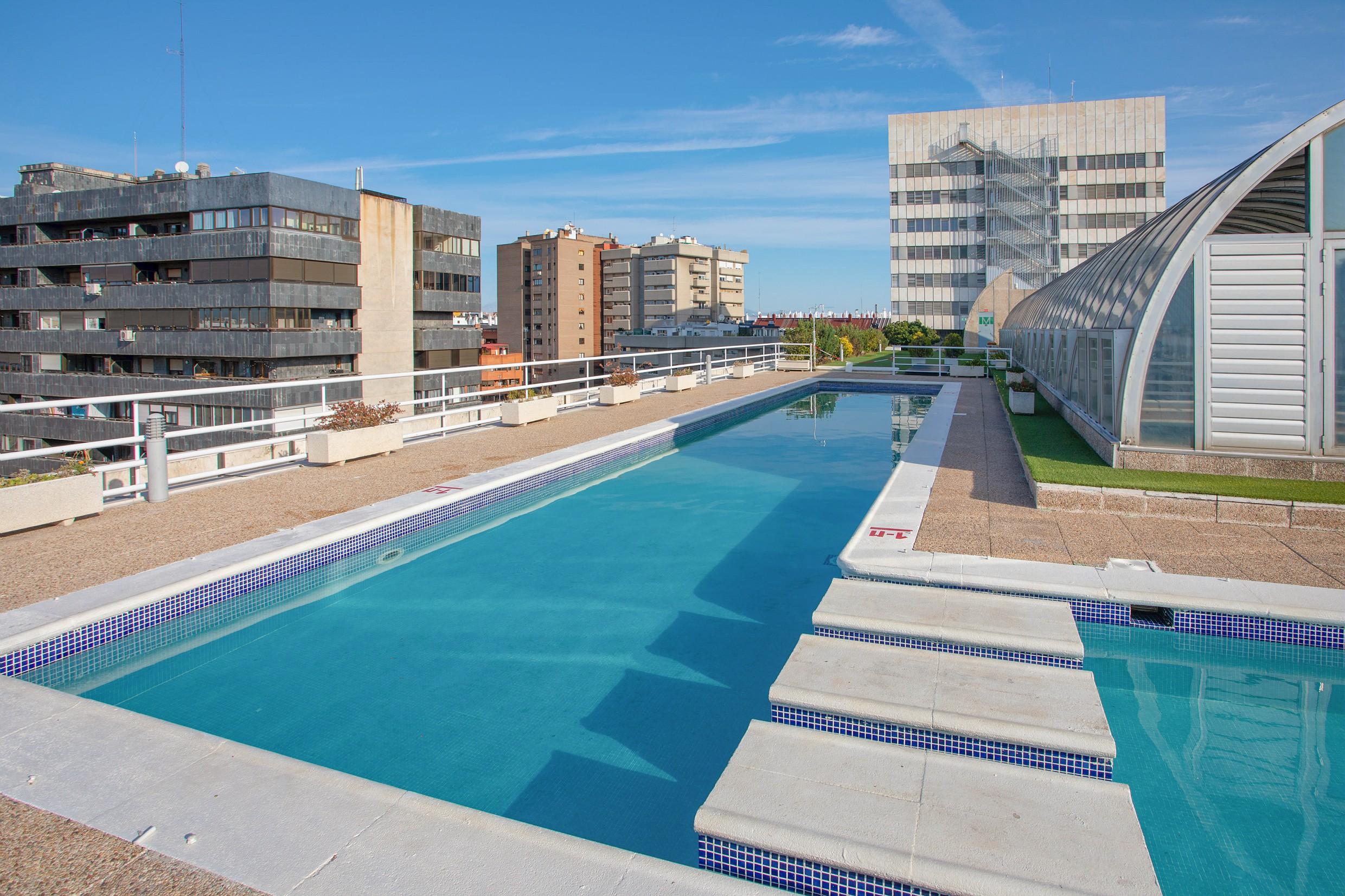 Pierre & Vacances Edificio Eurobuilding 2 Apartment *